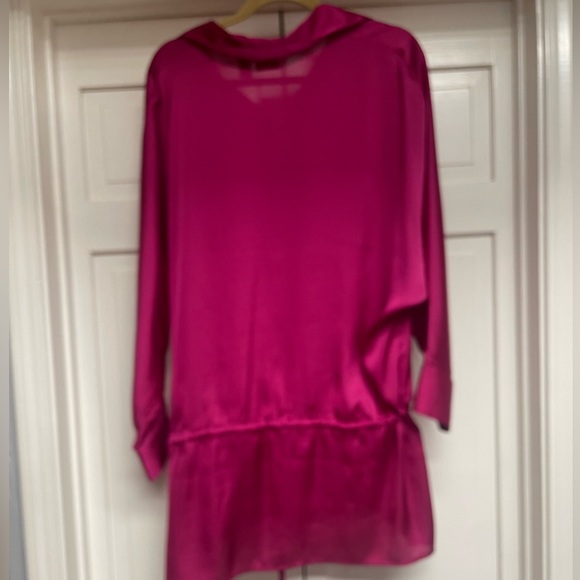 Chicos size 3 magenta silky look and feel top. 100 percent polyester. NWOT - Picture 7 of 7